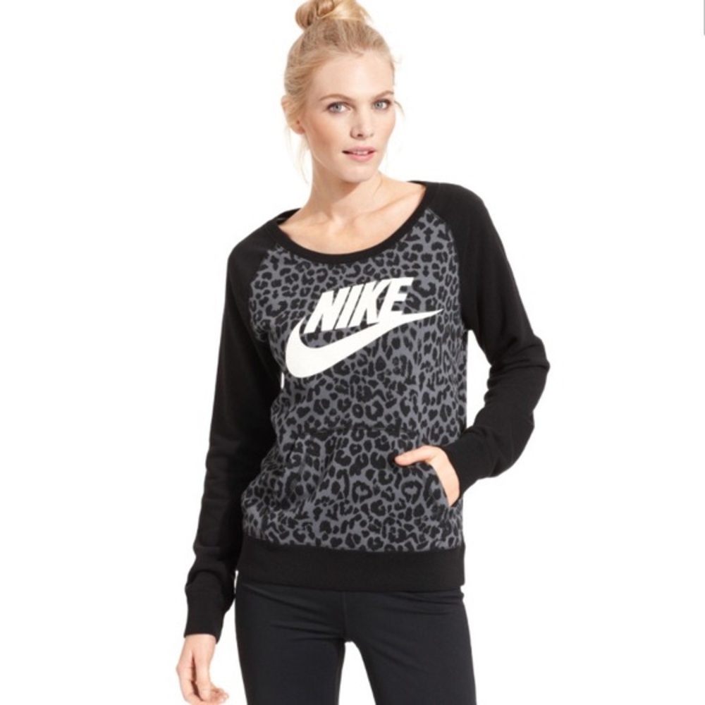 ❌sold❌Leopard print Nike crew neck hoodie - Picture 2 of 4